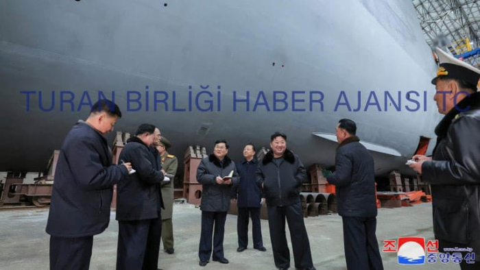 Kuzey Kore nükleer enerjili denizaltısını ortaya çıkardı